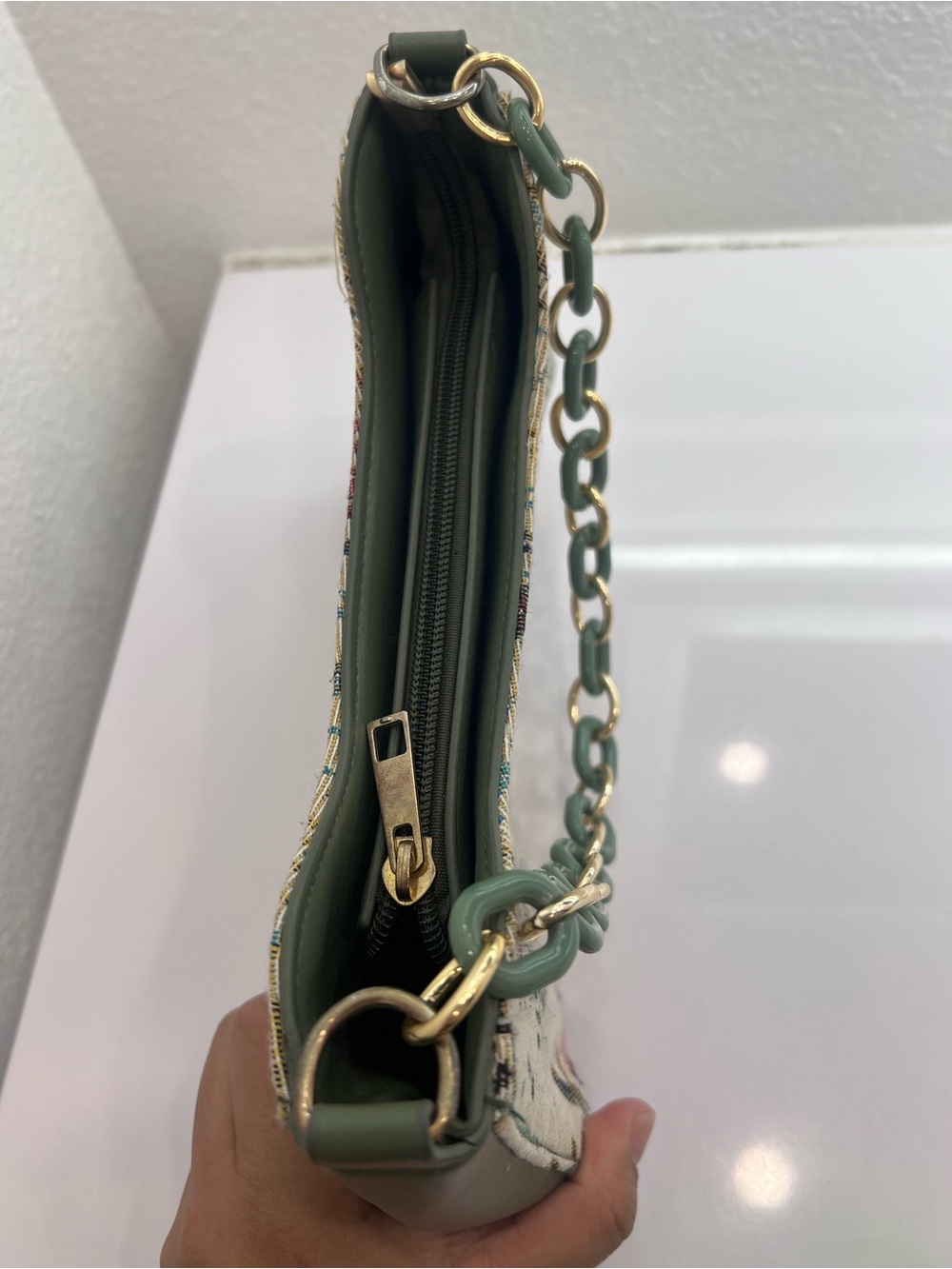 Vintage Floral Tapestry Baguette Bag – Green & Gold Acrylic Chain Strap Shoulder - Picture 9 of 13